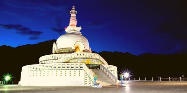 estupa shanti