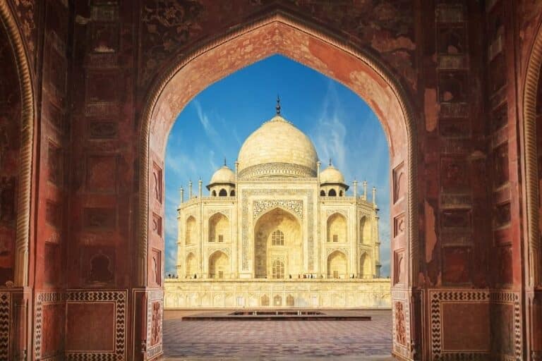 Agra tour with Taj Mahal, Agra Fort and old city details with Taj Mahal, Delhi and Jaipur heritage landmarks