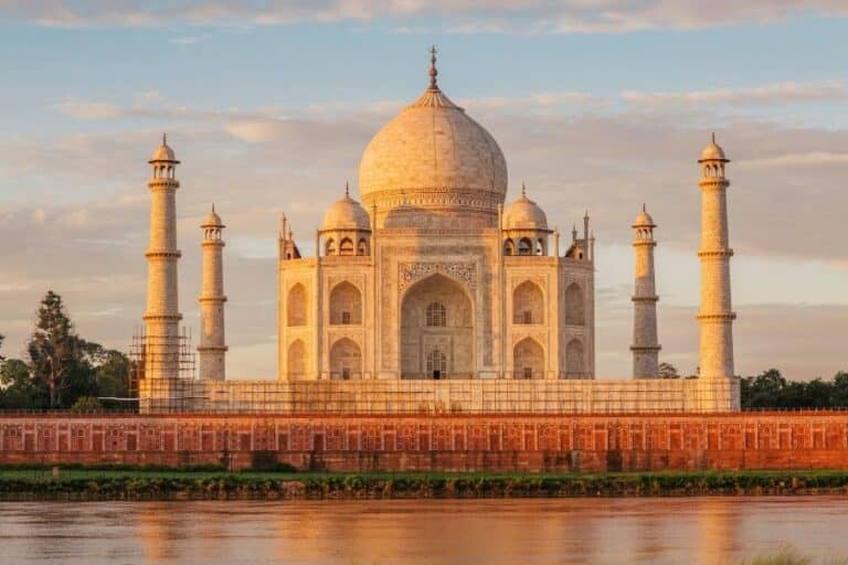 Private Golden Triangle tour 4 days through Agra, Jaipur and the Taj Mahal with Taj Mahal, Delhi and Jaipur heritage landmarks