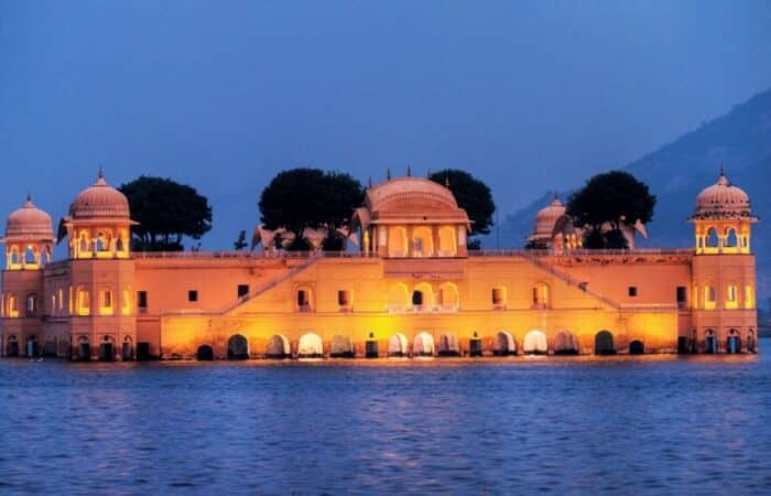 The Golden Triangle tour Delhi Agra Jaipur across a short luxury weekend with Taj Mahal, Delhi and Jaipur heritage landmarks