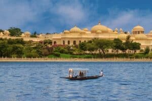 Udaipur trip package with lake palaces, private sightseeing and heritage stays with forts, palaces and desert heritage