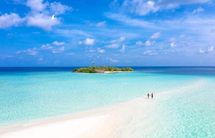 lakshadweep couple tour packages with islands, lagoons and quiet beaches
