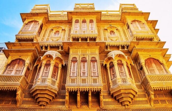 Luxuriöse Rajasthan-Rundreisen mit Festungen, Palästen und Wüstenkulturerbe