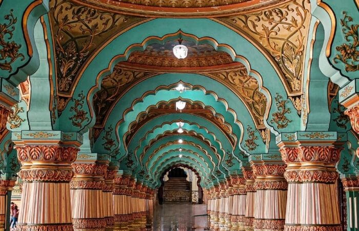 Paquete turístico a Mysore con templos, ciudades antiguas y tradiciones locales.