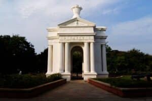 pondicherry tour package with temples, monuments and heritage stories