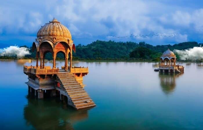 Paquetes turísticos a Rajastán, India, con fuertes, palacios y patrimonio del desierto.