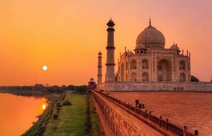 Taj Mahal-tour met privéverblijf in Agra en begeleide bezichtiging van Mughal-bezienswaardigheden tijdens een op maat gemaakte erfgoedreis door Noord-India.