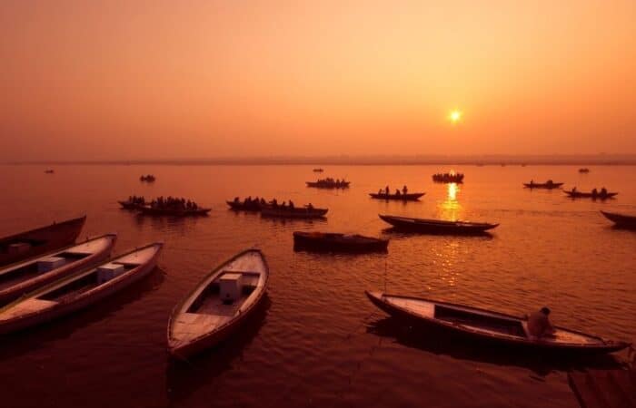 varanasi 3 day itinerary with temples, old cities and local traditions