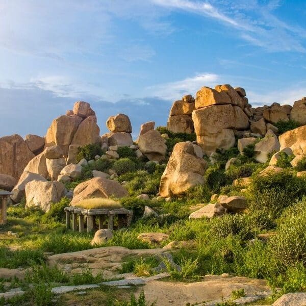 sightseeing at hampi